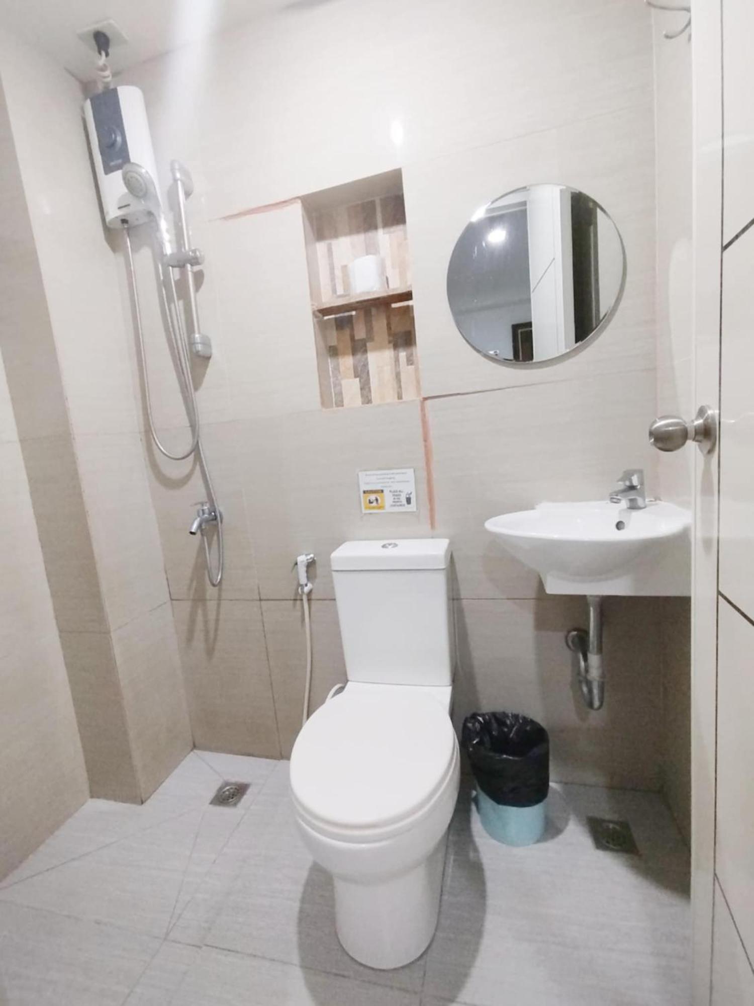 Sulit Budget Hotel Vmapa Manila Room photo